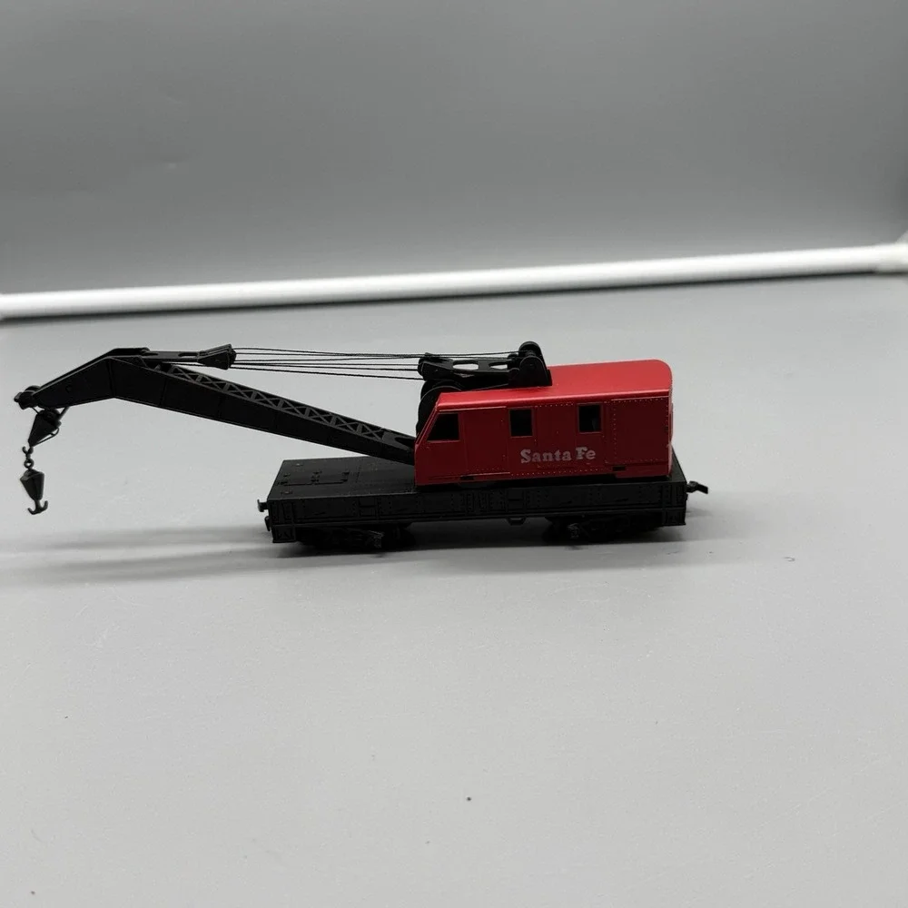 Vintage Tyco HO Scale Santa Fe Operating Crane Car Train Red